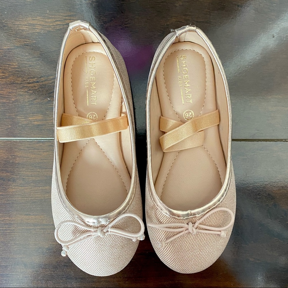 Lovely pink girls flat shoes 🥰💓